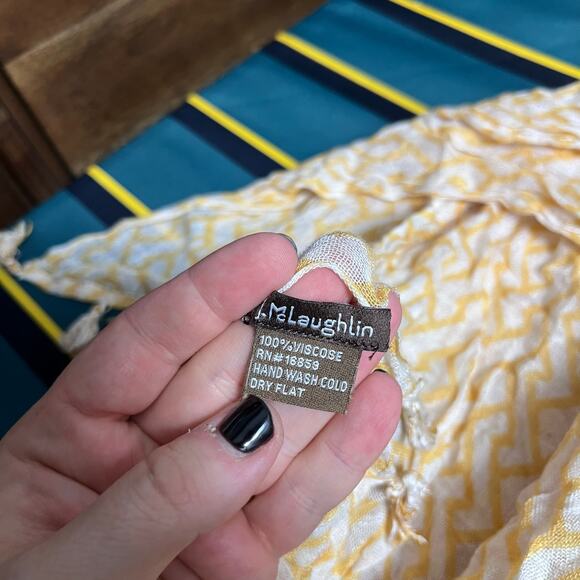 J. McLaughlin Yellow White Patterned Tassel Viscose Lightweight Scarf - Picture 3 of 3